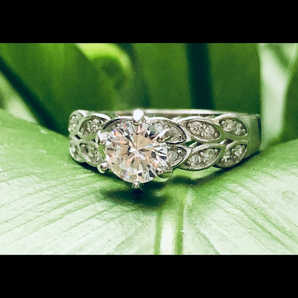 Sterling silver White Topaz Rings - Picture 2 of 8